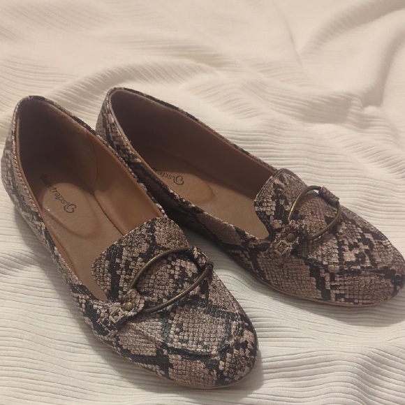 Baretraps Snake Print Flat Loafers - Picture 1 of 9